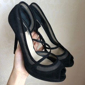 BLACK Suede Peep-toe Pumps